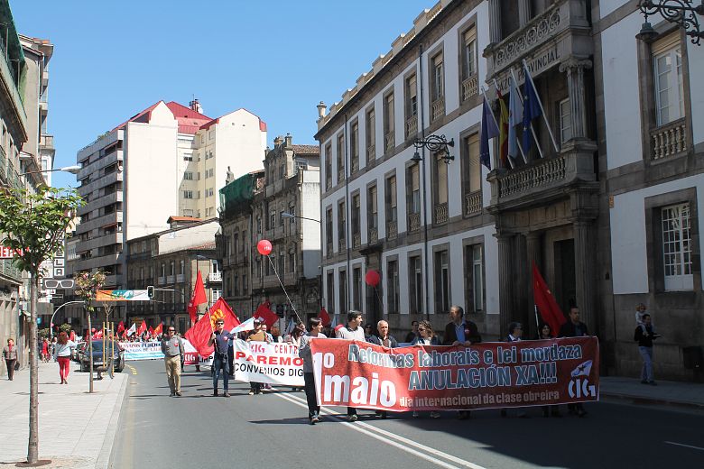 2016 05 01 ManifaPrimeiroMaioOurense05.JPG